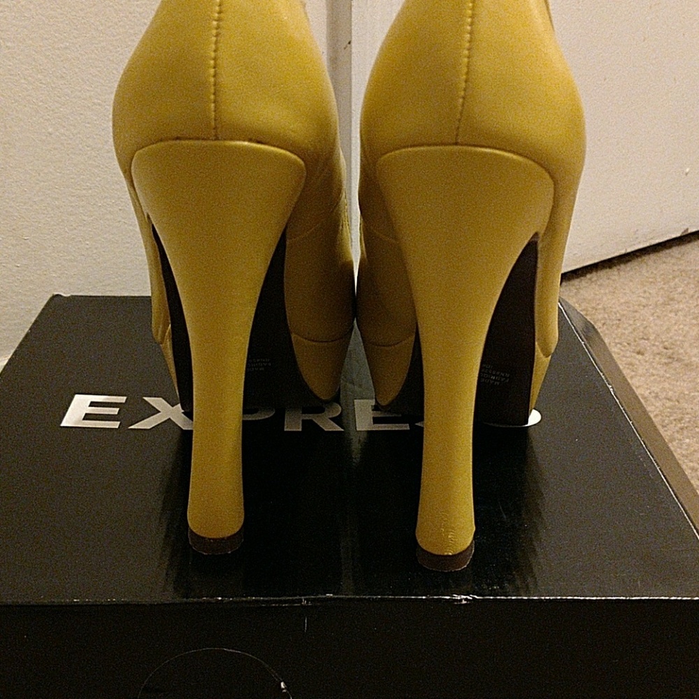 Express Shoe's - Picture 3 of 4